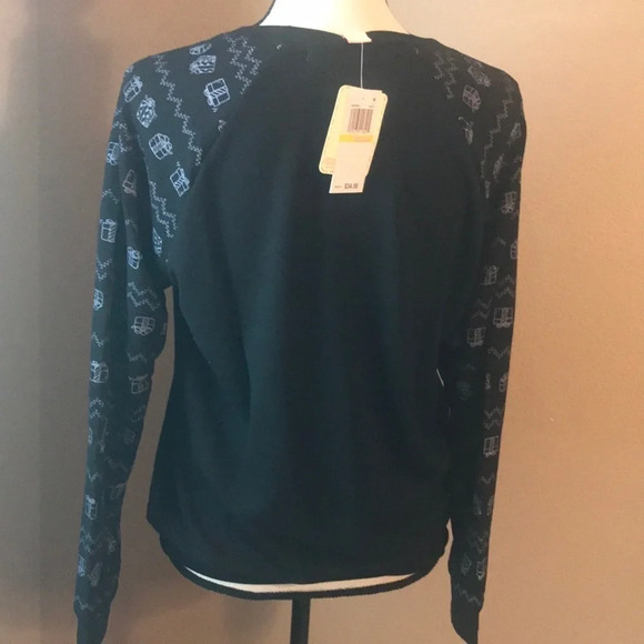 🎄Cute Christmas top 🎄 - Picture 4 of 4